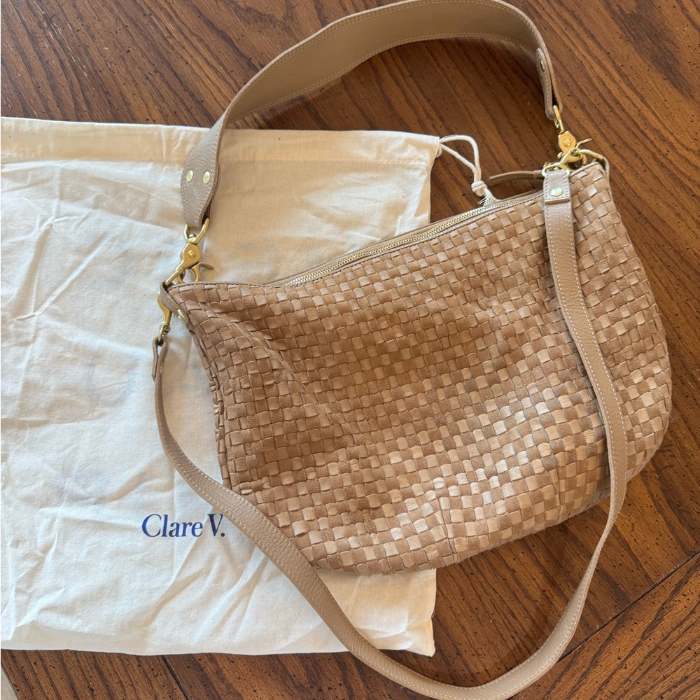 Clare V Moyen Messenger GREAT CONDITION